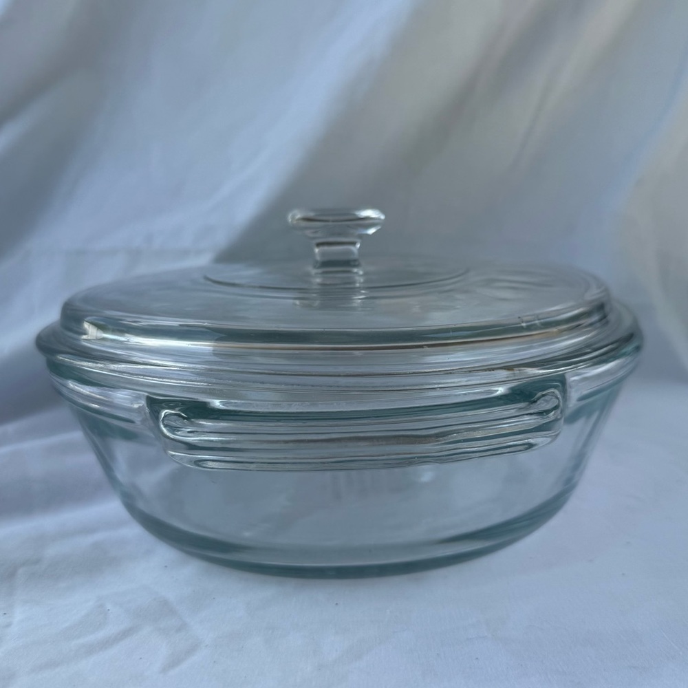 Anchor Hocking Glass Casserole Dish with Lid 1.5 Quart Capacity - Picture 2 of 8